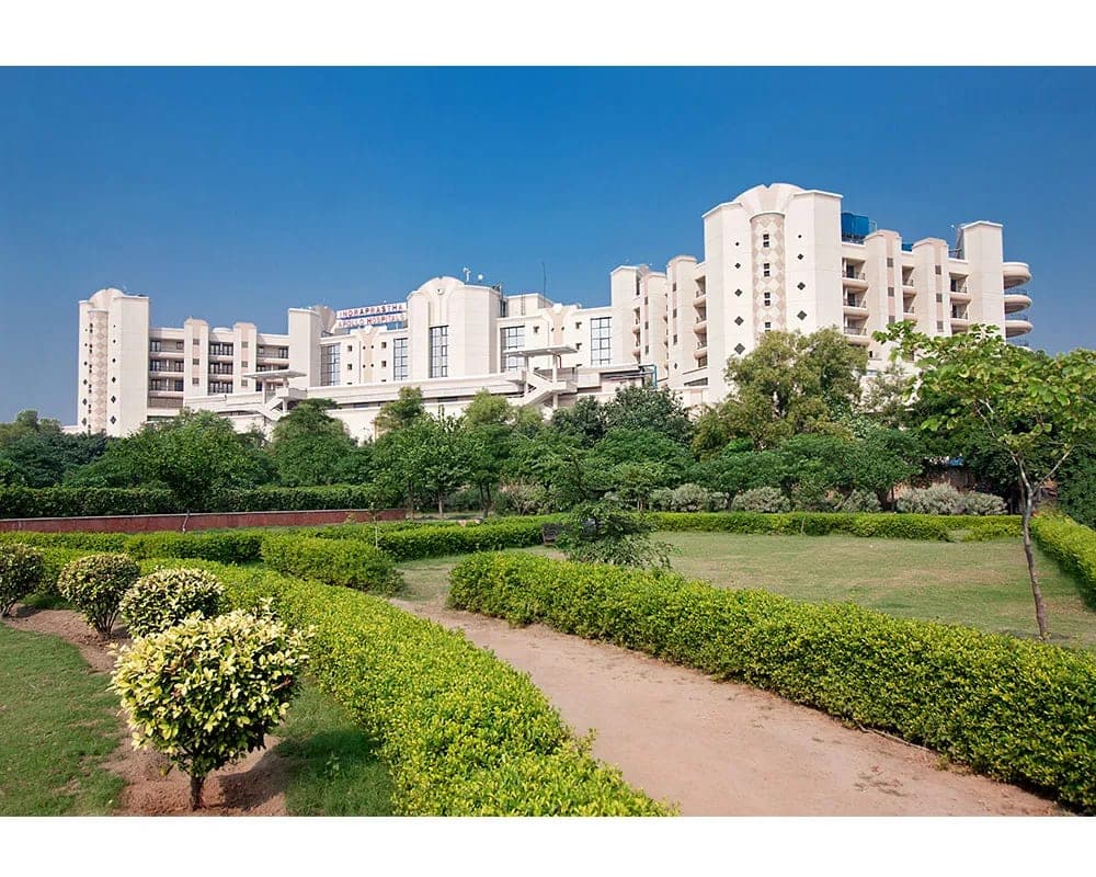 Indraprastha Apollo Hospital | top 10 hospital in delhi