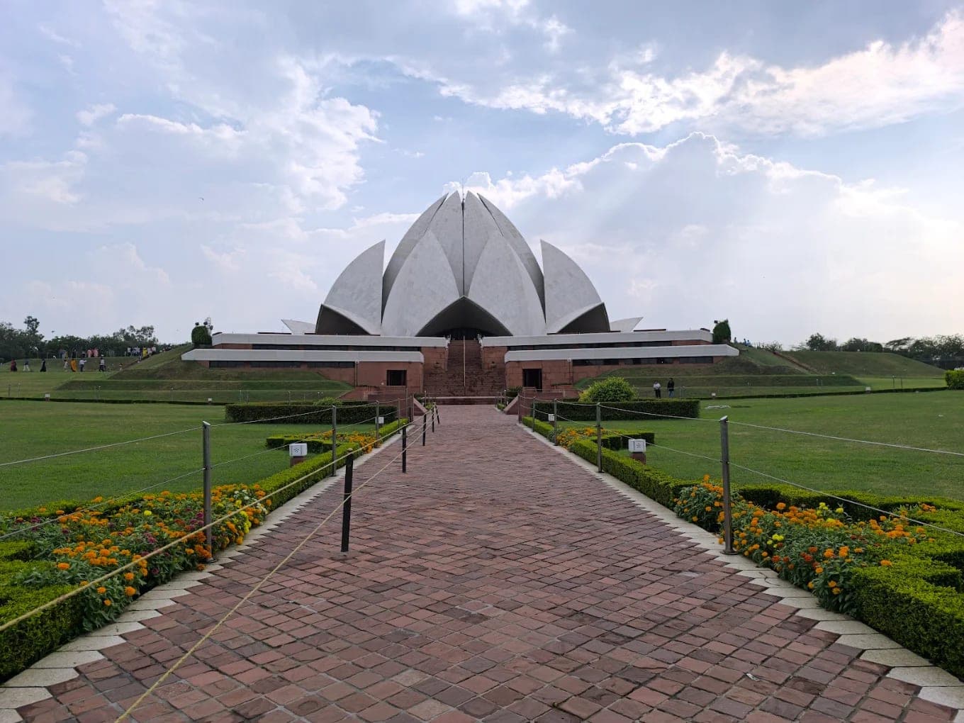 Lotus Temple | Best destination in Delhi